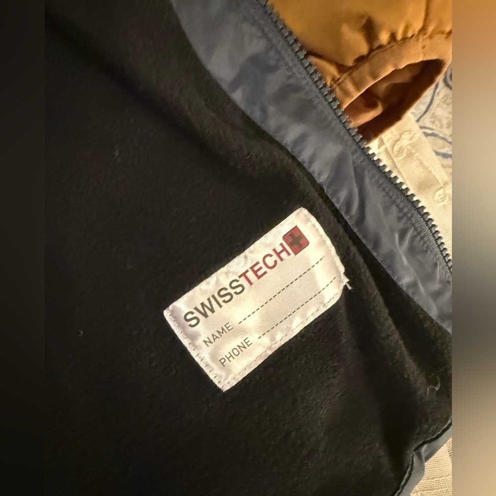 Swiss Tech Youth boy’s Two-Tone Puffer Jacket in Navy & Mustard , Sz 18 , NWT! - Picture 7 of 10